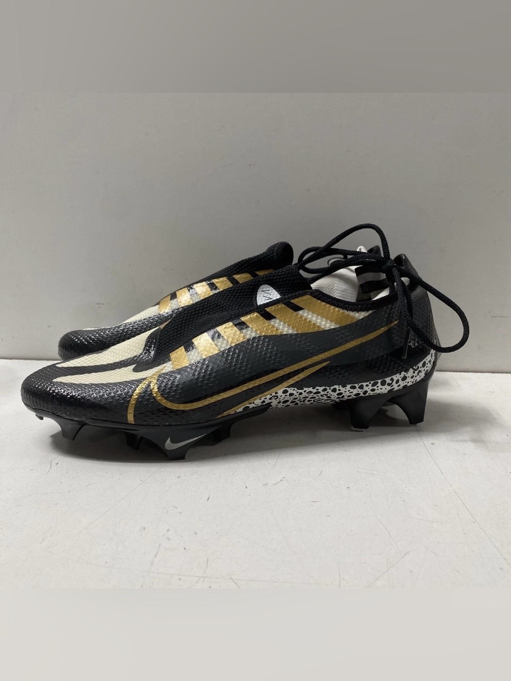 Nike Vapor DQ3670-001 Black Gold Soccer Cleats Men's Size 8.5
